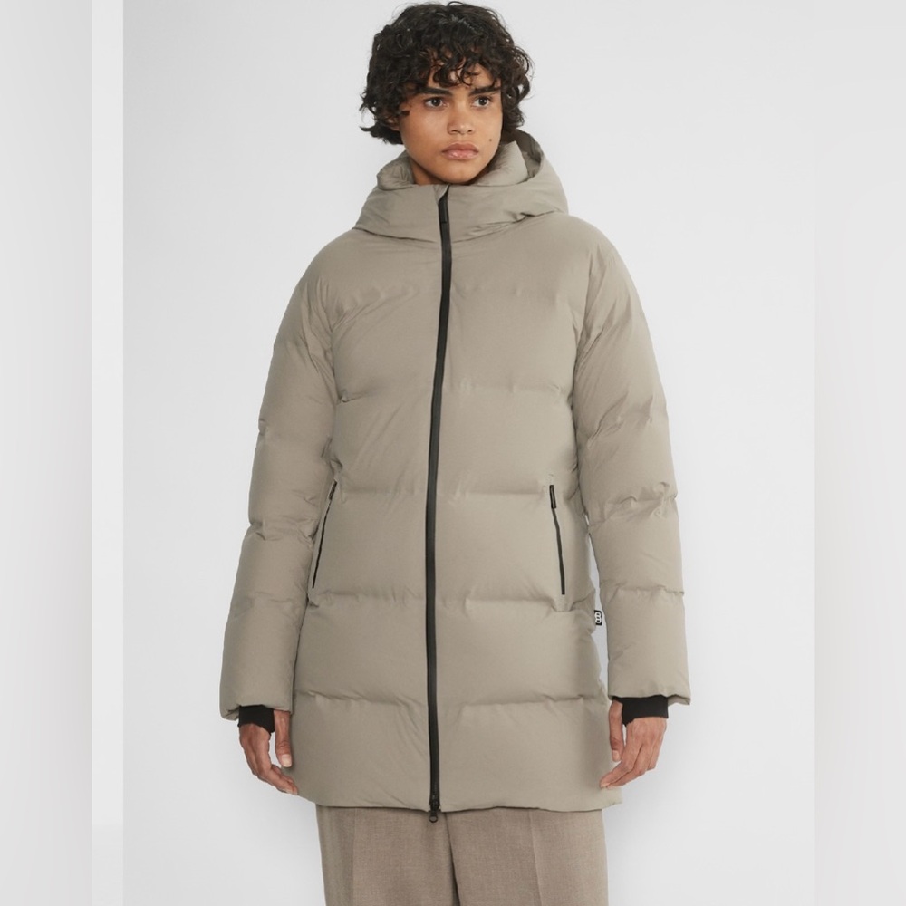 Aritzia Super Puff2O